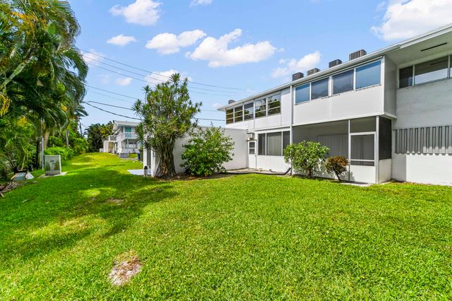 1950 Lake Osborne Drive 9, Lake Worth Beach, FL 33461