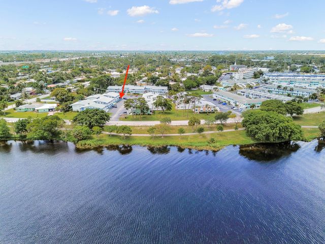 1950 Lake Osborne Drive 9, Lake Worth Beach, FL 33461