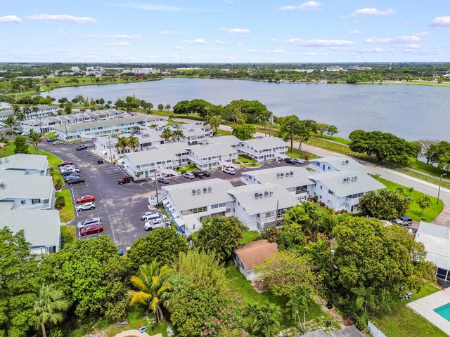 1950 Lake Osborne Drive 9, Lake Worth Beach, FL 33461