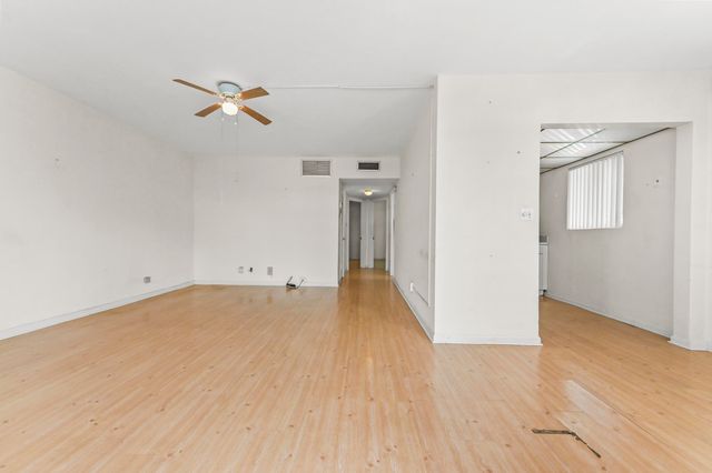 1950 Lake Osborne Drive 9, Lake Worth Beach, FL 33461