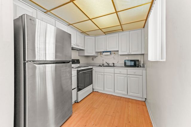 1950 Lake Osborne Drive 9, Lake Worth Beach, FL 33461