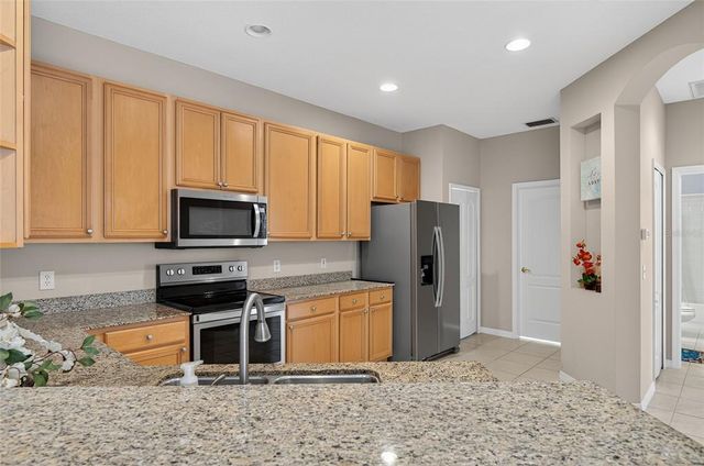 5717 HERONPARK PLACE, Lithia, FL 33547