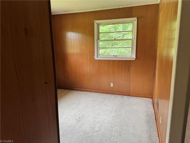 1206 Bridgepoint Road, Greensboro, NC 27405