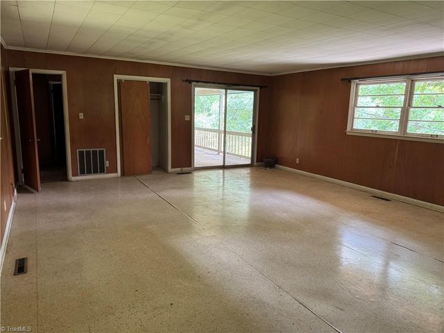 1206 Bridgepoint Road, Greensboro, NC 27405