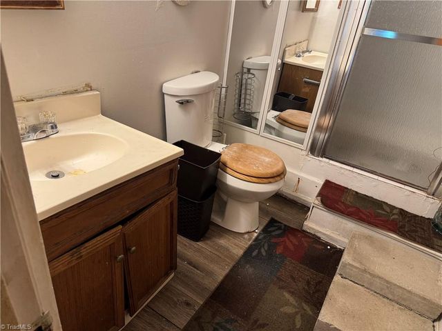 1206 Bridgepoint Road, Greensboro, NC 27405