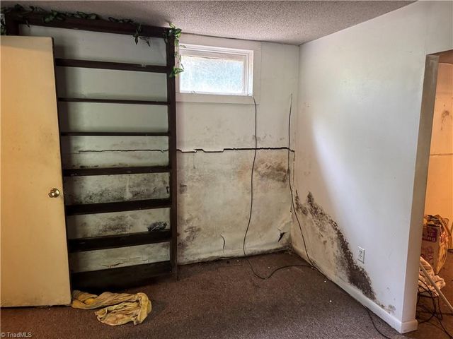 1206 Bridgepoint Road, Greensboro, NC 27405