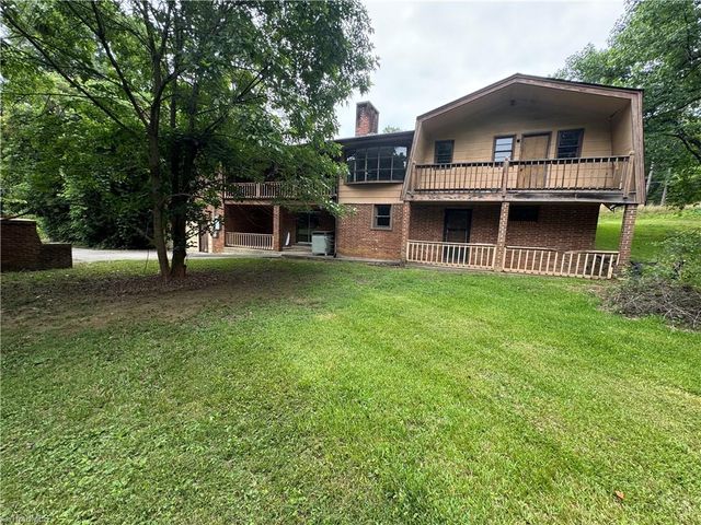1206 Bridgepoint Road, Greensboro, NC 27405