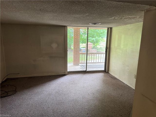 1206 Bridgepoint Road, Greensboro, NC 27405