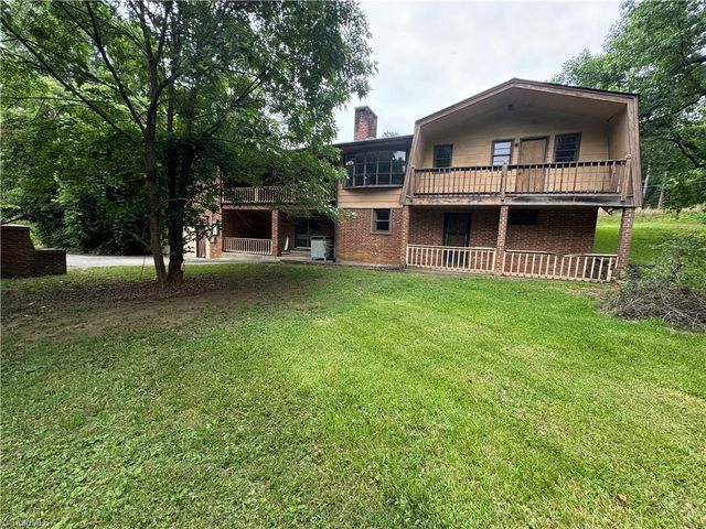 1206 Bridgepoint Road, Greensboro, NC 27405