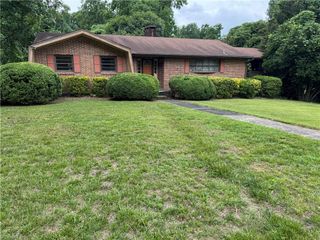 1206 Bridgepoint Road, Greensboro, NC 27405