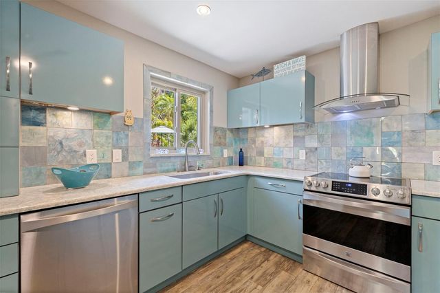 6848 16TH WAY S, St Petersburg, FL 33712