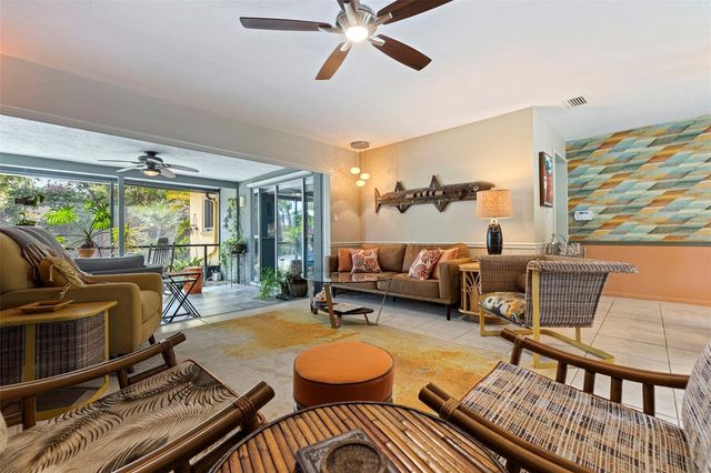 6848 16TH WAY S, St Petersburg, FL 33712