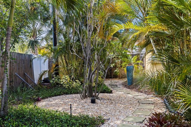 6848 16TH WAY S, St Petersburg, FL 33712