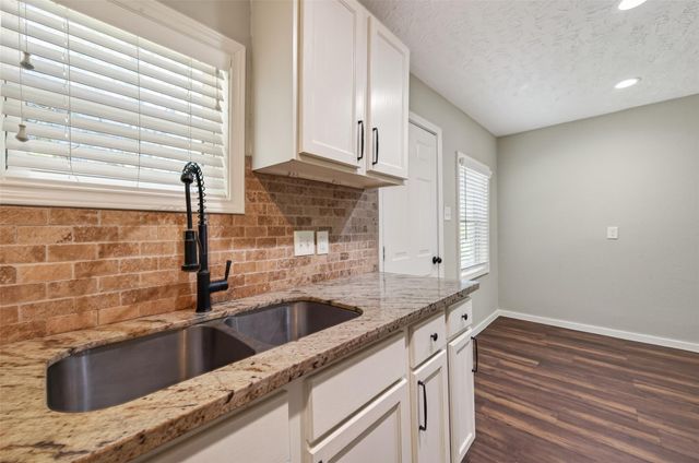 8126 Marcy Drive, Houston, TX 77033