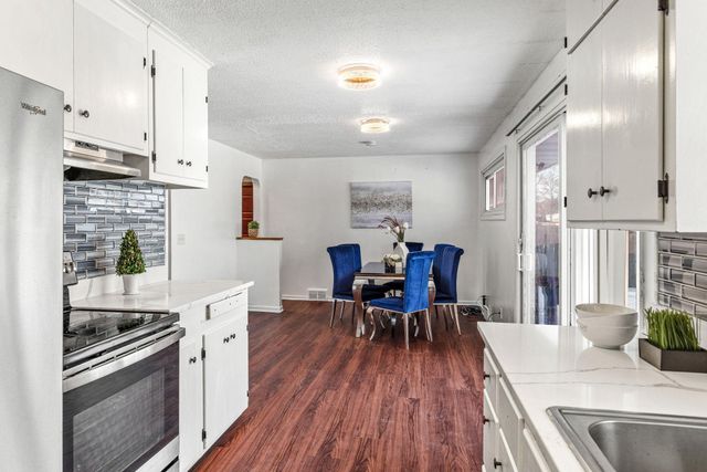 7608 64th Avenue N, Brooklyn Park, MN 55428