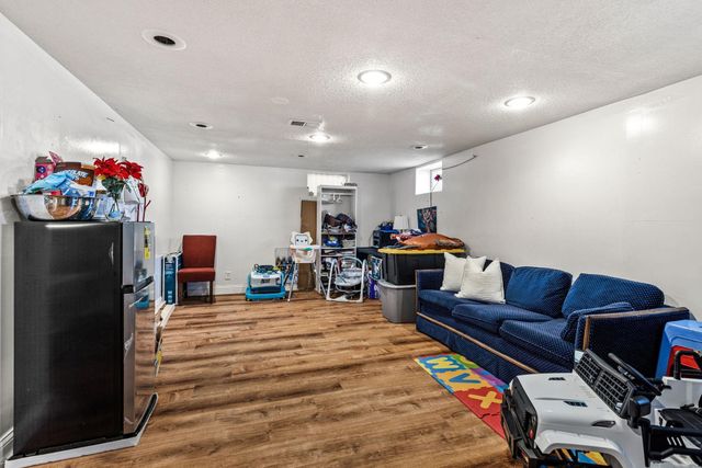 7608 64th Avenue N, Brooklyn Park, MN 55428