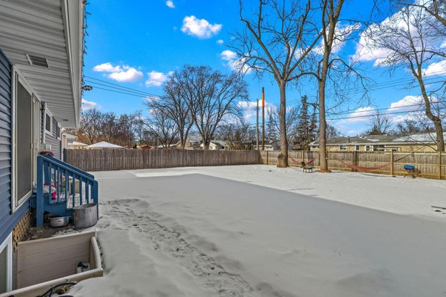 7608 64th Avenue N, Brooklyn Park, MN 55428