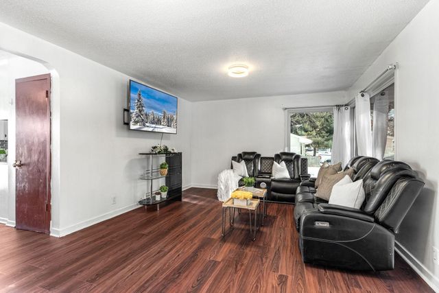 7608 64th Avenue N, Brooklyn Park, MN 55428