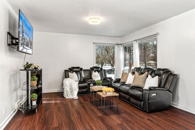 7608 64th Avenue N, Brooklyn Park, MN 55428