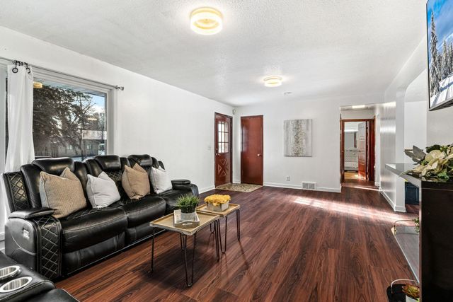 7608 64th Avenue N, Brooklyn Park, MN 55428