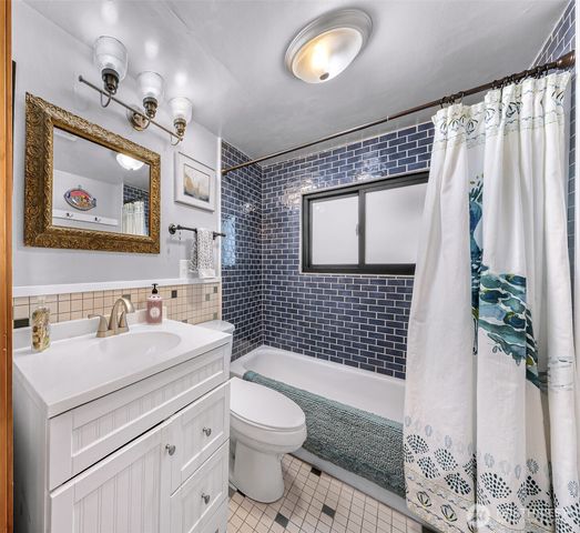 5013 Cedar Street, Blaine, WA 98230