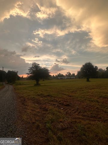 747 Sam Swindle Road, Hull, GA 30646