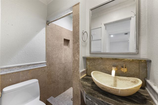 4802 W Mockingbird Lane, Dallas, TX 75209