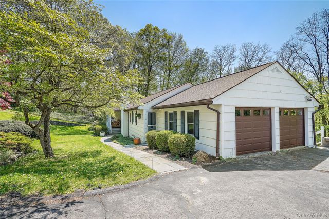 19 Skyview Drive, Armonk, NY 10504