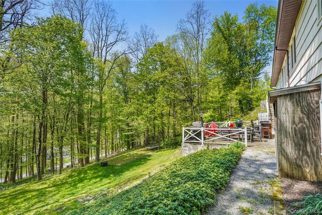 19 Skyview Drive, Armonk, NY 10504