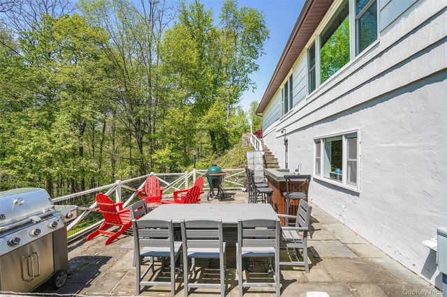 19 Skyview Drive, Armonk, NY 10504