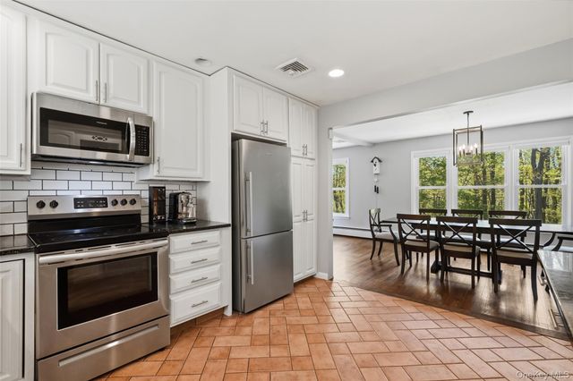 19 Skyview Drive, Armonk, NY 10504
