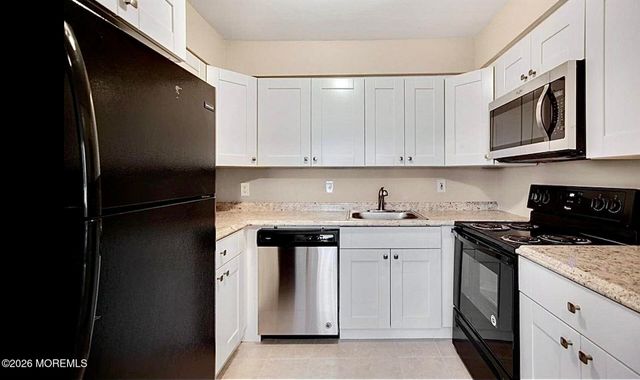 E11 Hillside Court E11, Highlands, NJ 07732