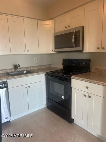 E11 Hillside Court E11, Highlands, NJ 07732