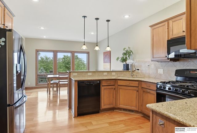 4905 Chennault Street, Papillion, NE 68133