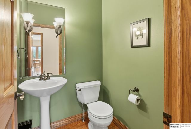 4905 Chennault Street, Papillion, NE 68133