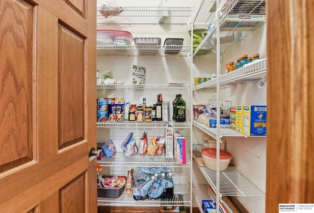 4905 Chennault Street, Papillion, NE 68133