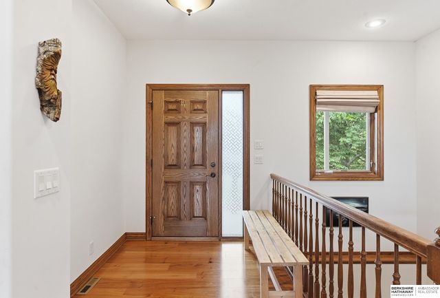 4905 Chennault Street, Papillion, NE 68133