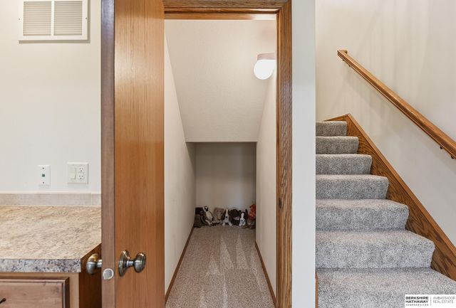 4905 Chennault Street, Papillion, NE 68133