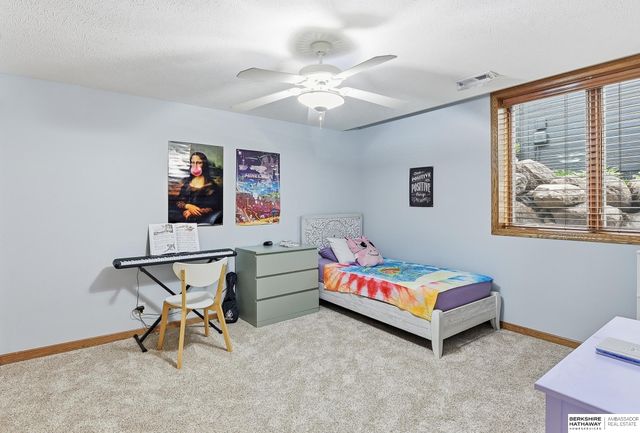 4905 Chennault Street, Papillion, NE 68133