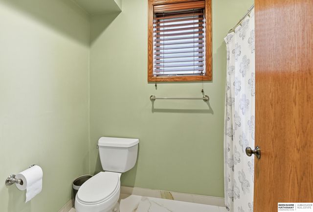 4905 Chennault Street, Papillion, NE 68133