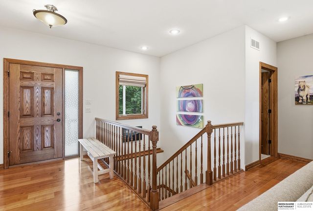 4905 Chennault Street, Papillion, NE 68133