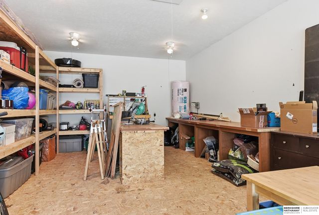 4905 Chennault Street, Papillion, NE 68133