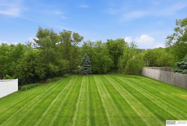 4905 Chennault Street, Papillion, NE 68133