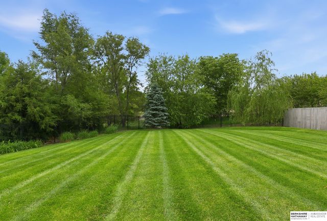 4905 Chennault Street, Papillion, NE 68133