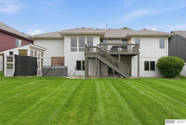 4905 Chennault Street, Papillion, NE 68133
