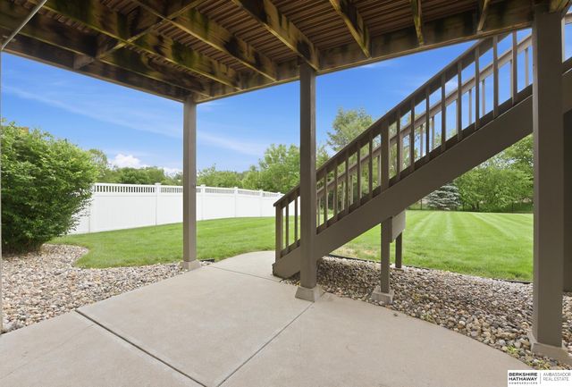 4905 Chennault Street, Papillion, NE 68133