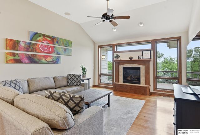 4905 Chennault Street, Papillion, NE 68133