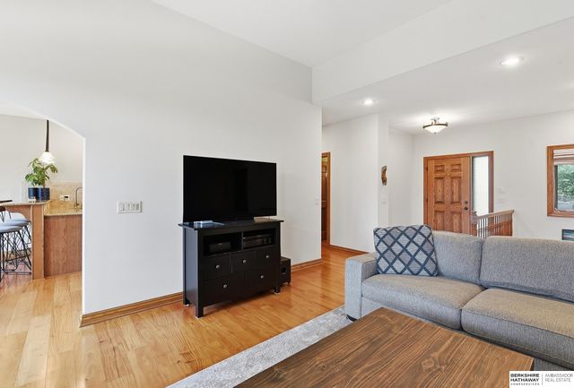 4905 Chennault Street, Papillion, NE 68133