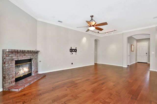 9404 Lyndley Plaza Way, Elk Grove, CA 95624