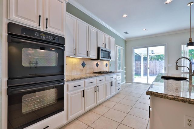 9404 Lyndley Plaza Way, Elk Grove, CA 95624